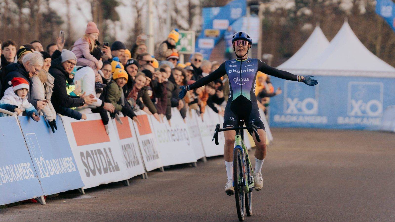Plage Cross, Hofstade - X²O Badkamers Trofee